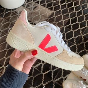 Veja V-10 Sneakers